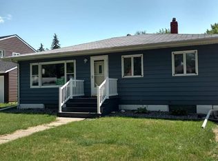 2623 4th Ave N, Grand Forks, ND 58203