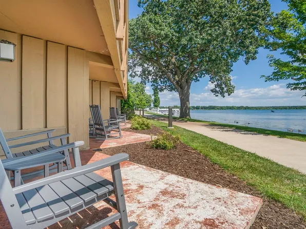 2400 E Geneva St #1614, Delavan, WI 53115