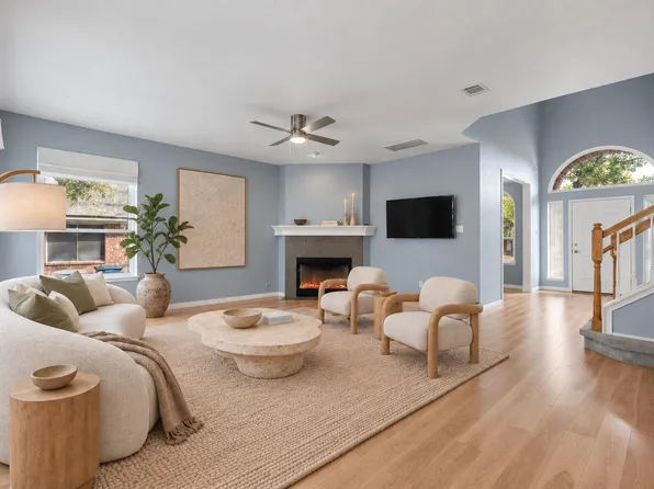5606 Kayview Dr, Austin, TX 78749