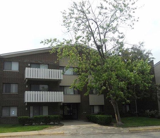 1st image of 3000 Bayside Dr Unit 303