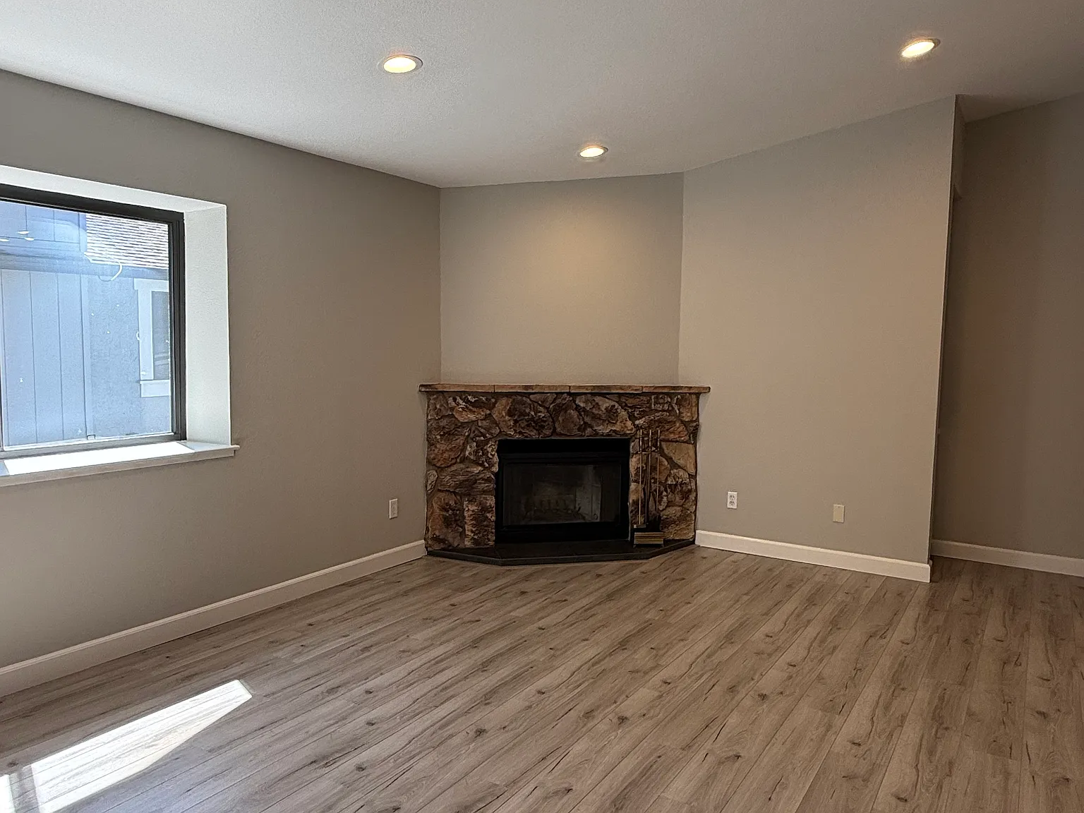 1 bed, 712 sqft, $2,500 — Photo 2