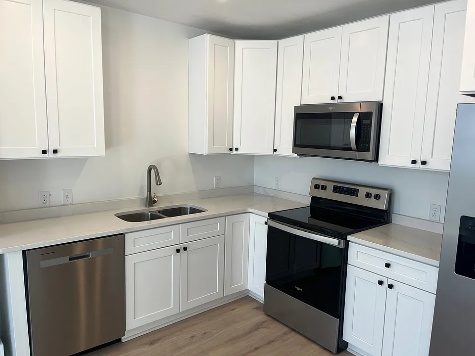 311 Main St #404