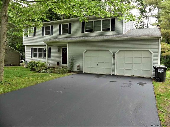 2nd image of 17 Castleberry Dr