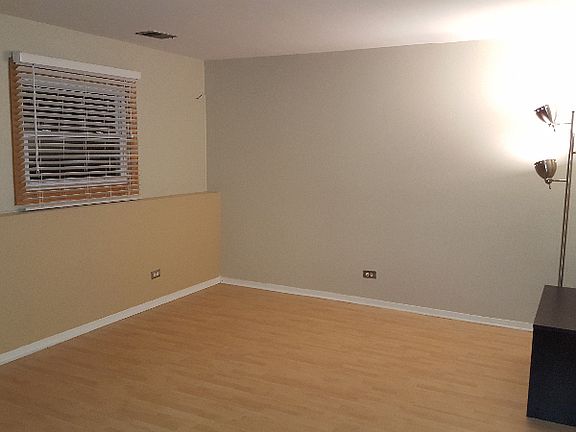 5th image of 401 E Chippendale Dr