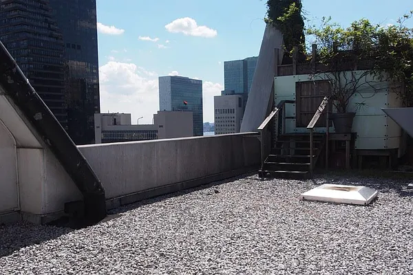 Sold by Corcoran | media 52