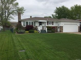 6937 Tawny Dr, Niagara Falls, NY 14304