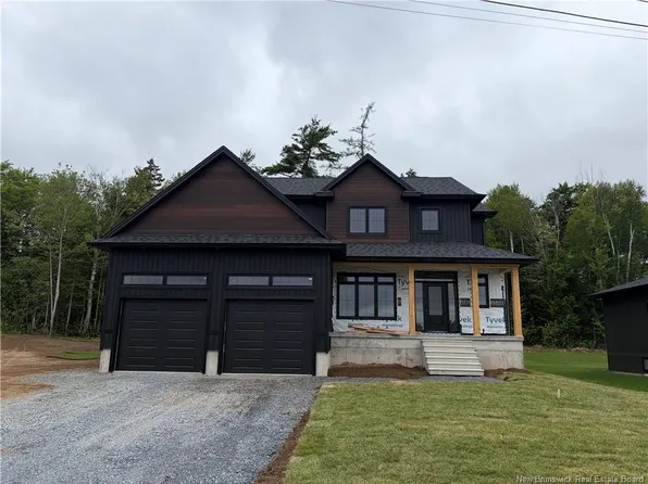30 Salisbury Cres, Fredericton, NB E3B 5E9