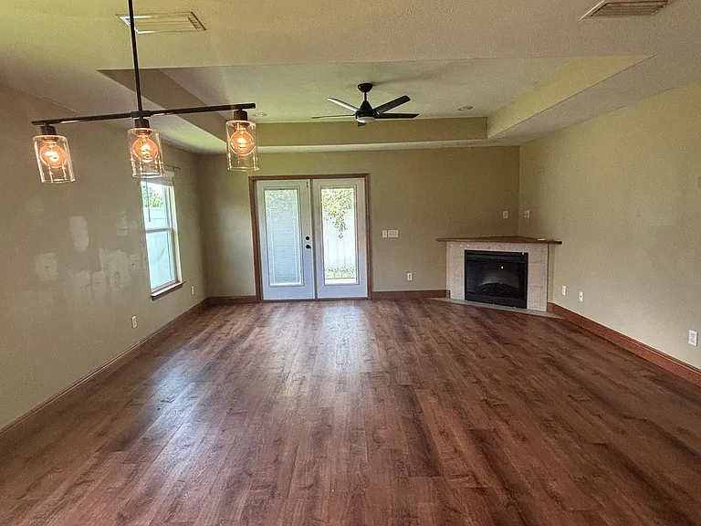 4701 Deerfield Dr — Photo 5