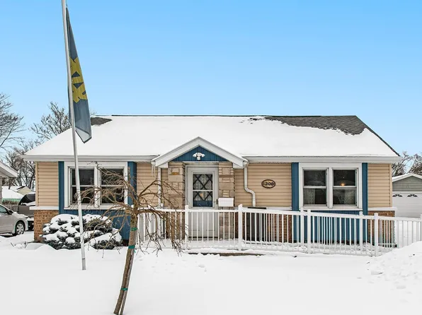 1208 N Ironwood Dr, South Bend, IN 46615