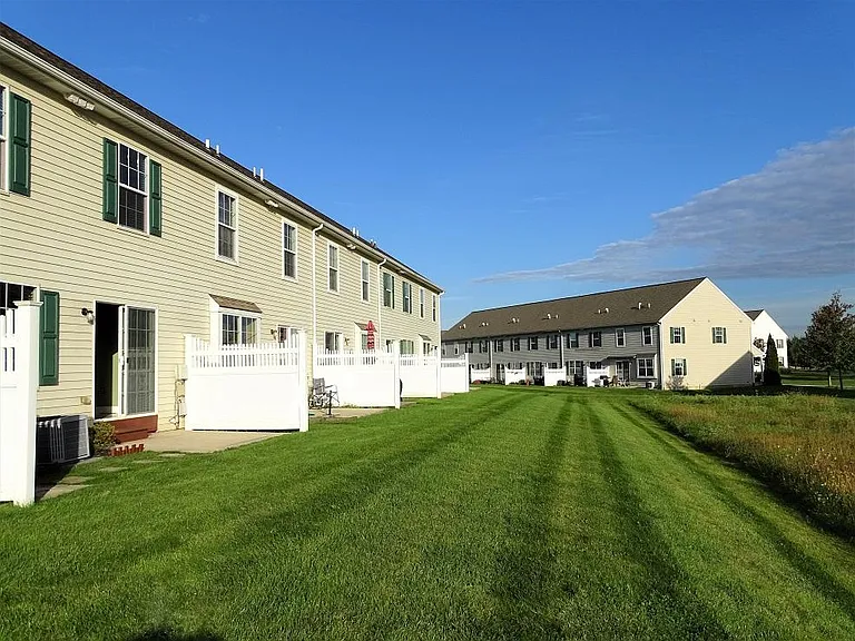 56 N Village Cir — Photo 30