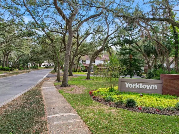 640 Yorkshire Ct APT B, Safety Harbor, FL 34695
