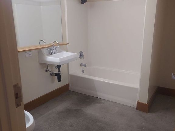 4th image of 515 W Main St Suite 301