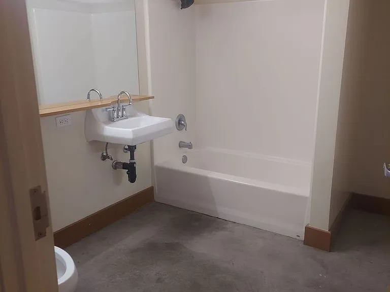515 W Main St #301 — Photo 8