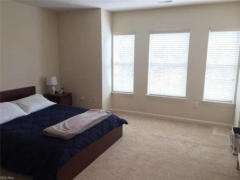 3215 Euclid Heights Blvd #R — Photo 4