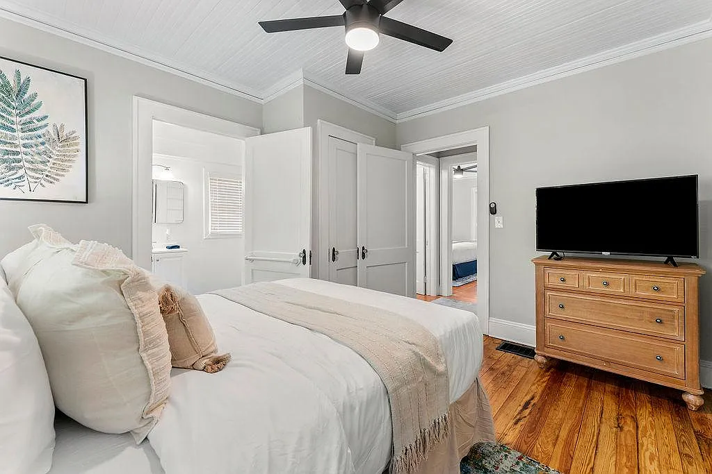 3 bed, 1700 sqft, $6,250 — Photo 3