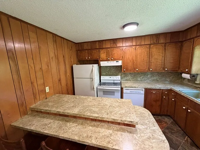3399 State Highway 16 S — Photo 29