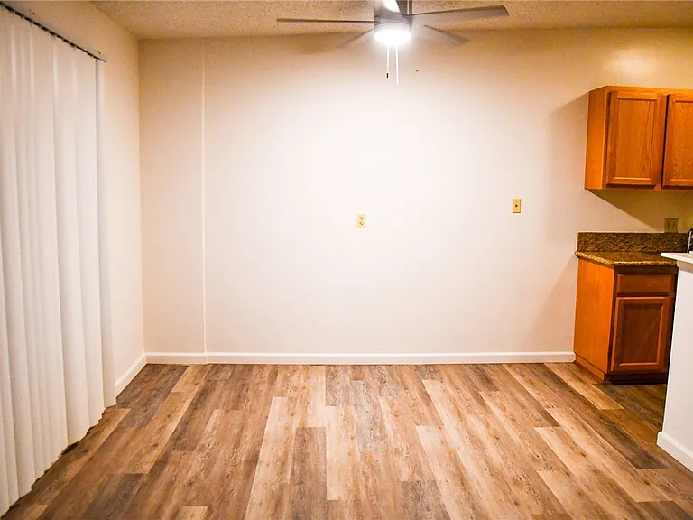 1637 W Malvern Ave #1637 — Photo 7