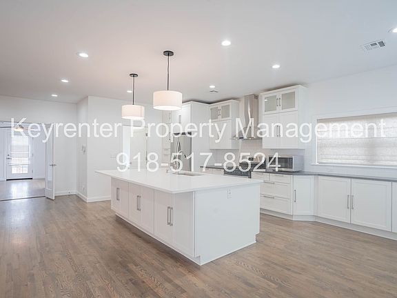 4th image of 2323 E 13th St