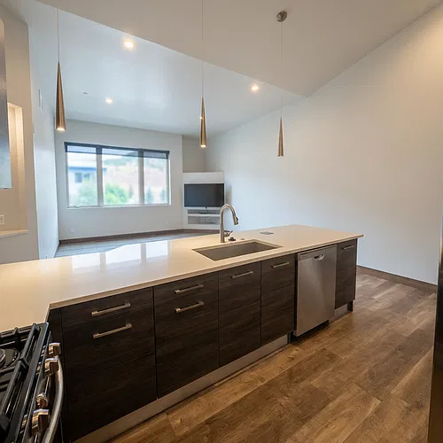 Floor plan E204