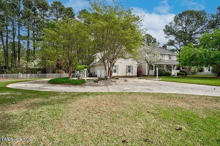 1st image of 104 Stockbridge Cir