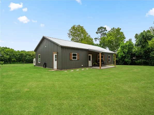 5030 Brazos St, Richards, TX 77873