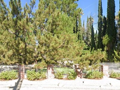 23035 Calvert St, Woodland Hills, CA, 91367