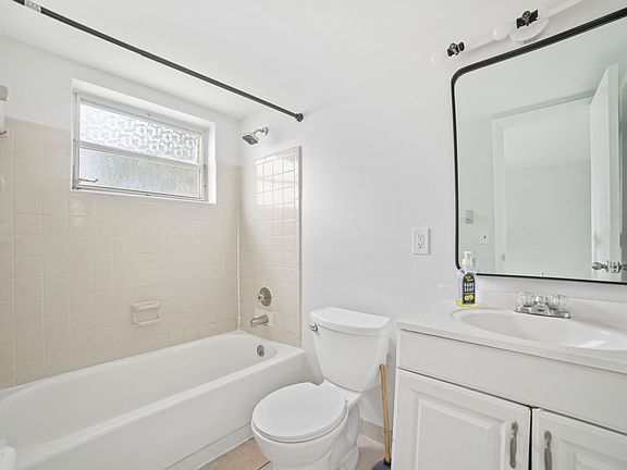 5th image of 461 Sunshine Dr #6
