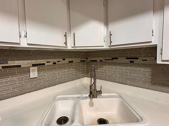 2nd image of 5540 SW 38th Ct #0