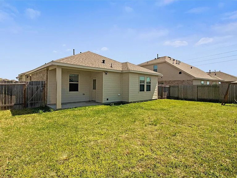 622 Little Cypress Ln — Photo 23