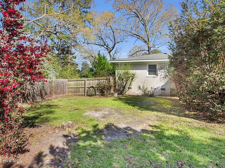 609 Edgehill Rd — Photo 38