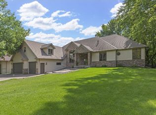 920 Kohlman Ln, Saint Paul, MN 55109