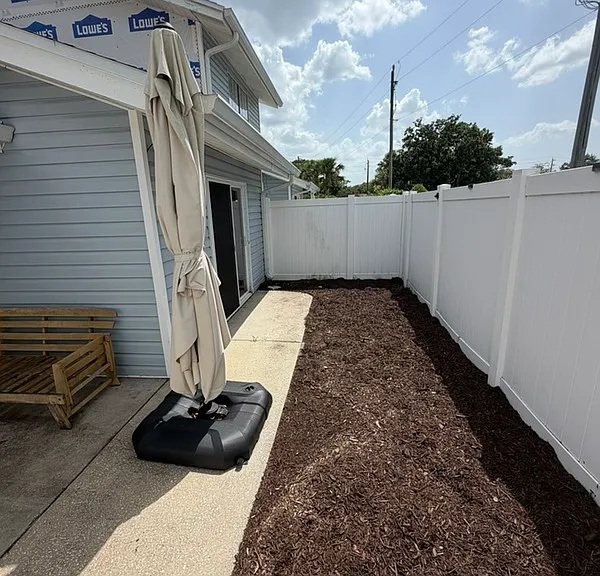 111 Hidden Arbor Ct — Photo 3