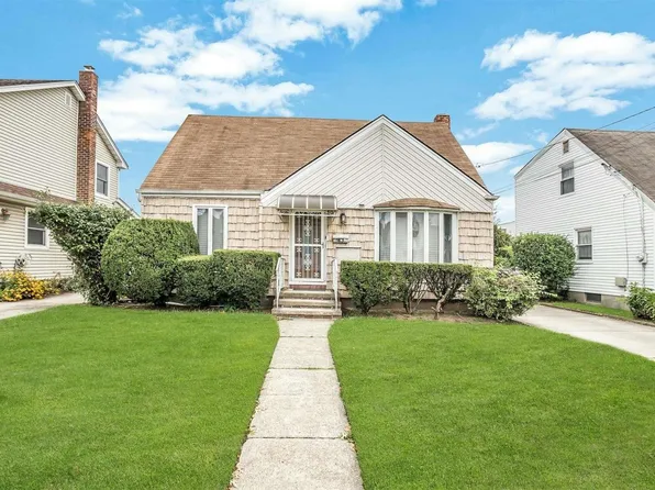 43 S Terrace, Valley Stream, NY 11580