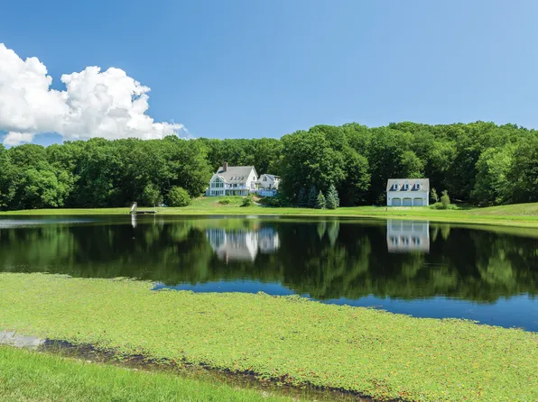 1 Countryshire Ln, Clinton, CT 06413