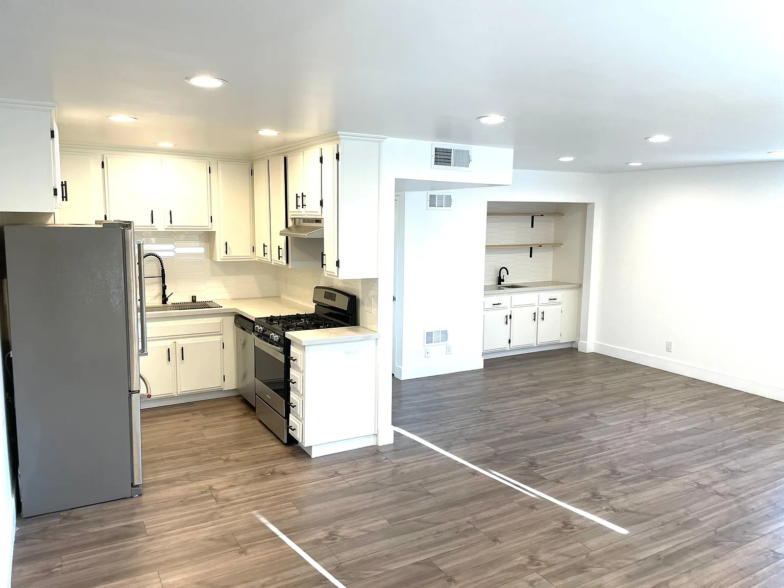 1 bed, 810 sqft, $2,150 — Photo 4