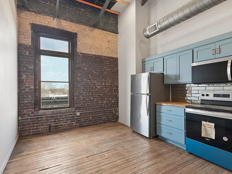 Brand new apartments in downtown Springfield! — Photo 85