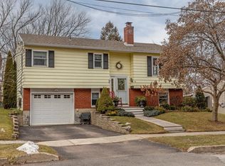 51 Moore Dr, Burlington, VT 05408