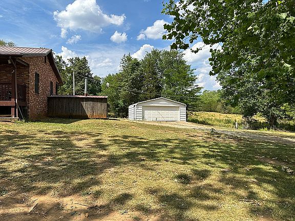 2 door detached garage 