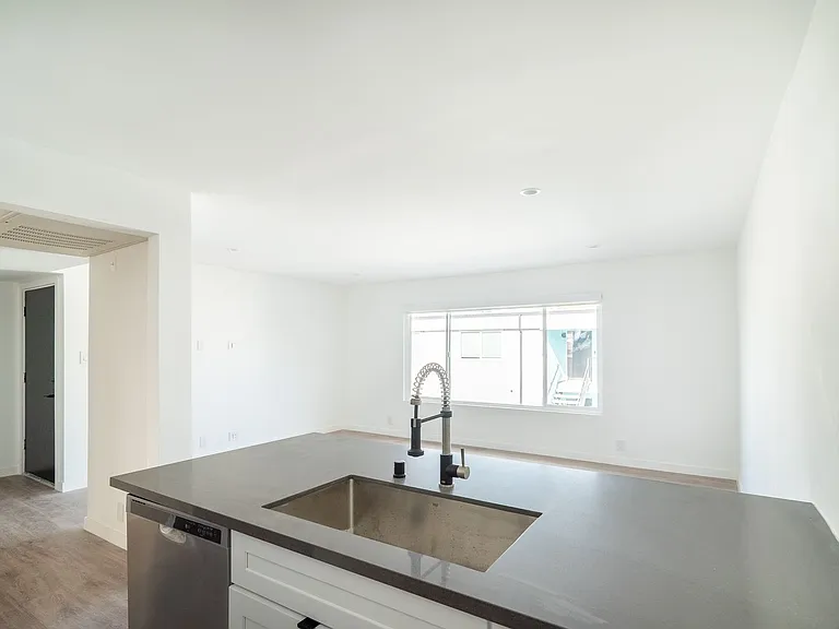 3168 Wabash Ave — Photo 18