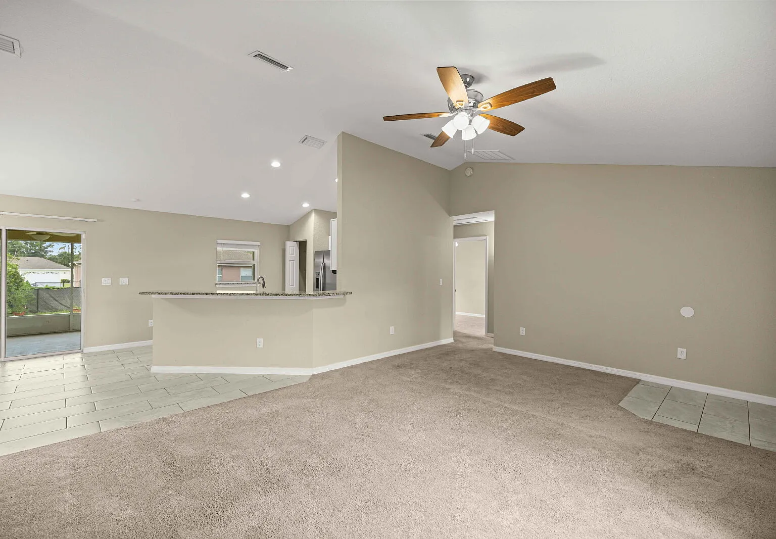 3 bed, 2.0 bath, 1442 sqft, $1,795 — Photo 4