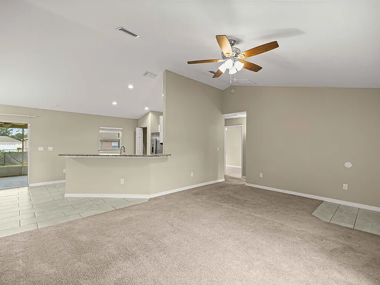 2598 SW 147th Pl — Photo 4