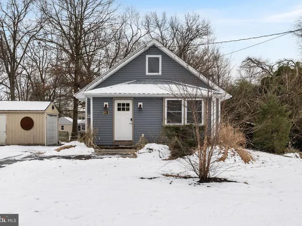 28 Oregon Ave, Mount Laurel, NJ 08054