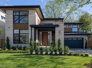 540 Patricia Dr, Oakville, ON L6K 1M2