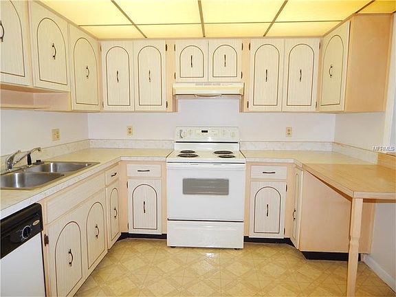 5th image of 17117 Gulf Blvd APT 133