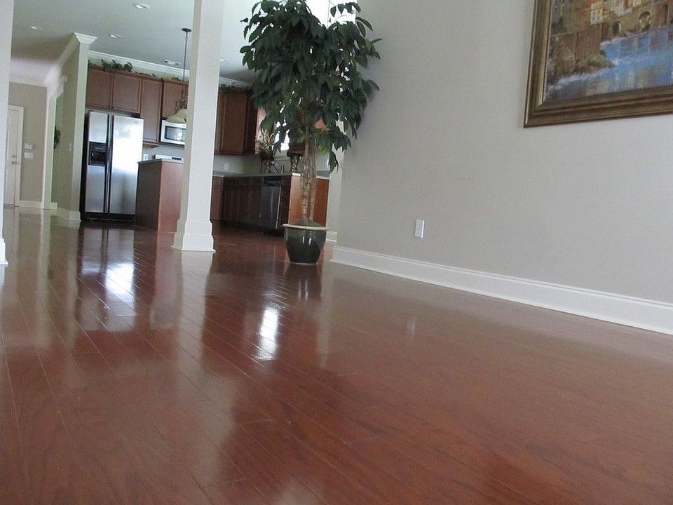 2nd image of 698 Midtowne Ct