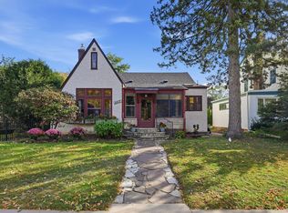 442 Mount Curve Blvd, Saint Paul, MN 55105