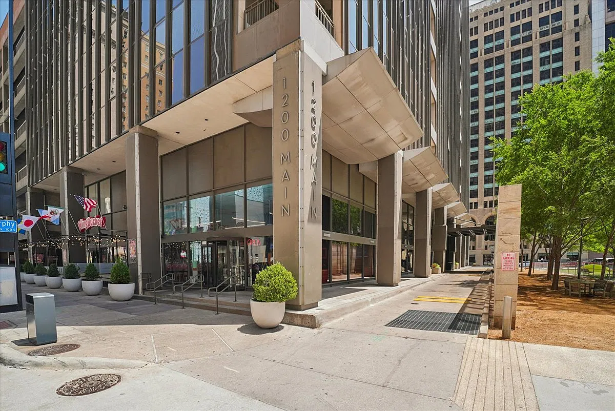 1 bed, 880 sqft, $2,150 — Photo 1