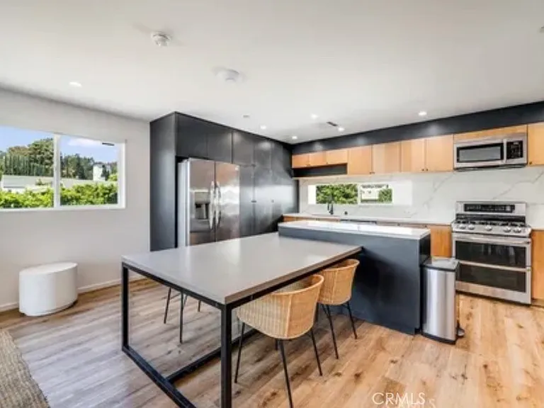 1943 Carmen Ave #1945 — Photo 2