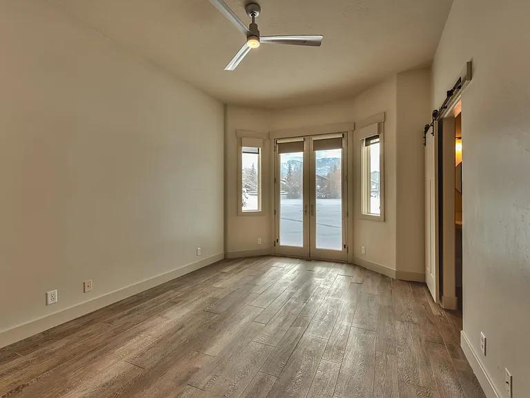 4879 Silver Springs Dr — Photo 13