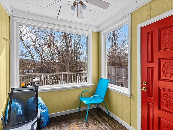 5th image of 8 Glenridge Crescent